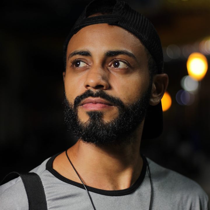 Fotógrafo e videomaker responsável pela gestão de anúncios